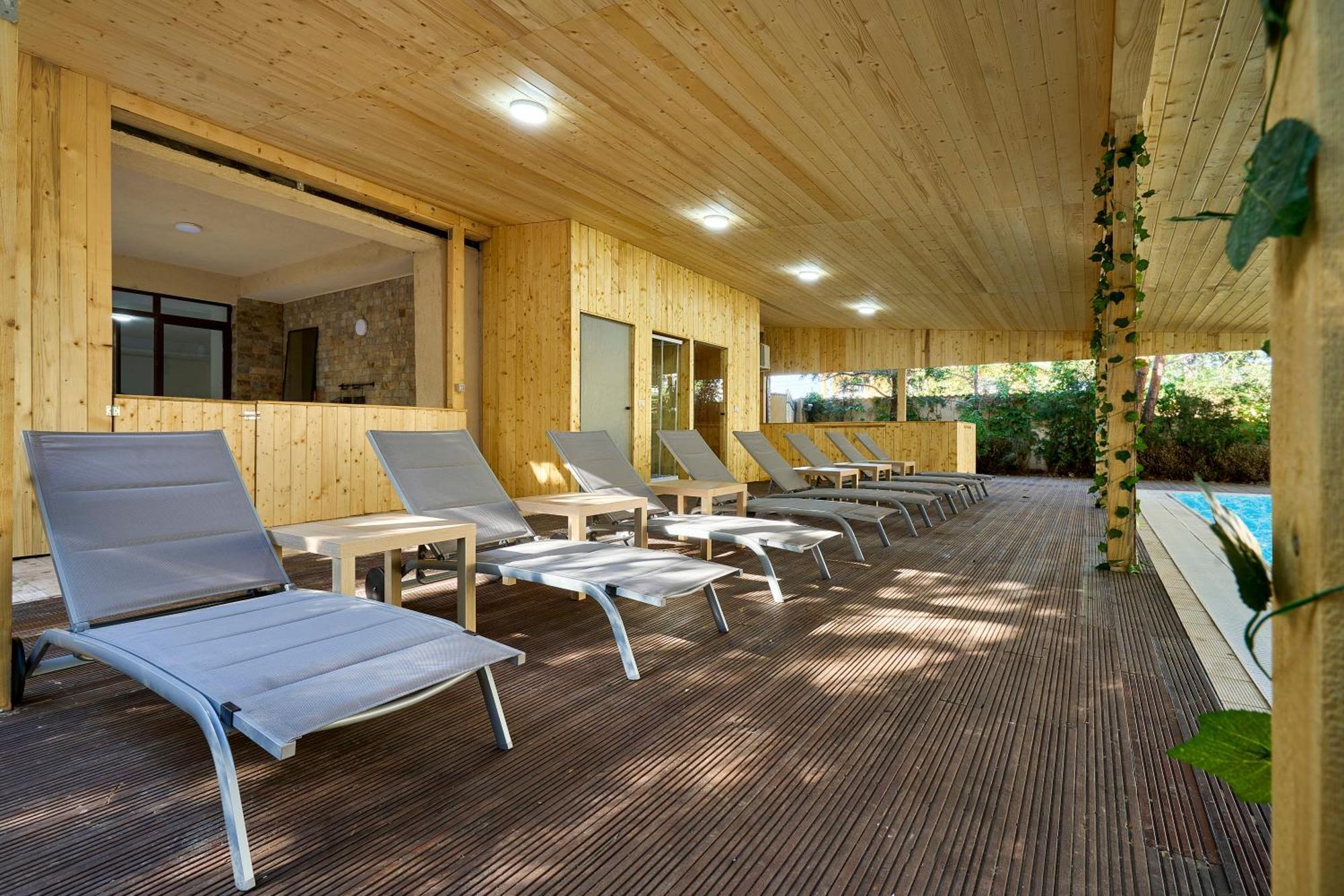 Therme Airport Resort Corbeanca Екстериор снимка