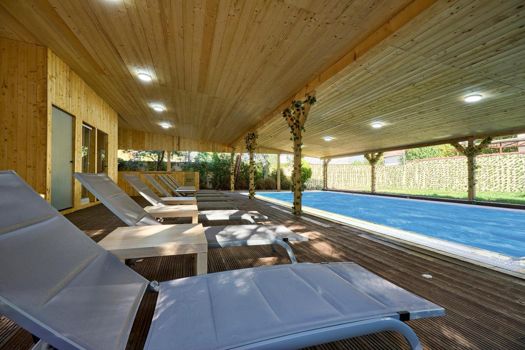 Therme Airport Resort Corbeanca Екстериор снимка